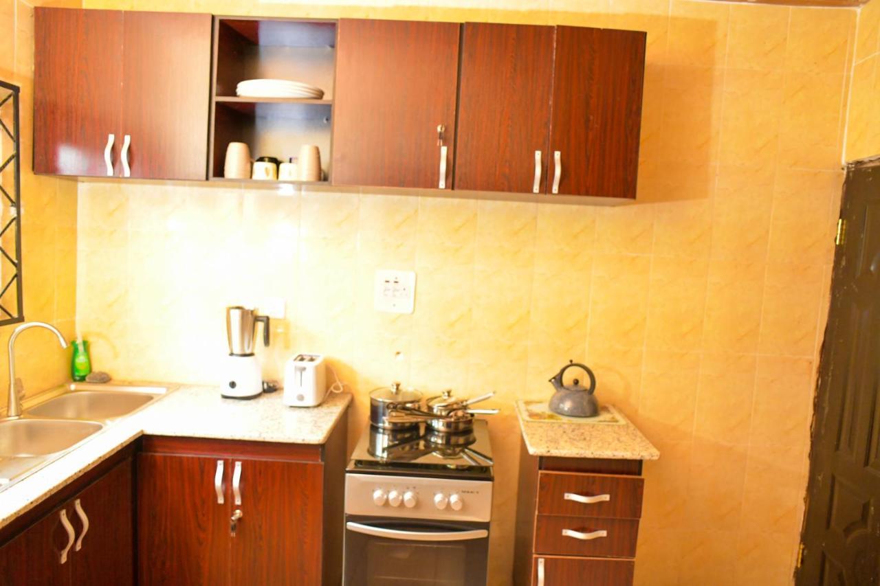 Living Green Apartments Airport Pick Up Бенін-Сіті Екстер'єр фото