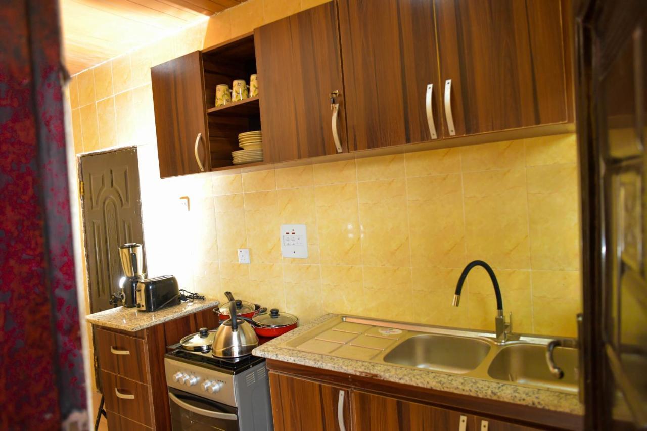Living Green Apartments Airport Pick Up Бенін-Сіті Екстер'єр фото