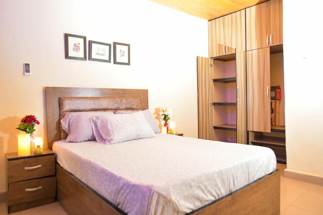 Living Green Apartments Airport Pick Up Бенін-Сіті Екстер'єр фото